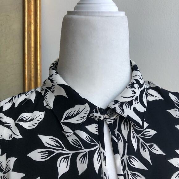 Theory Kenzly Black & White Floral Print Silk Top - Picture 4 of 7